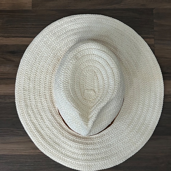 Madewell White and Tan Straw Hat - Picture 6 of 10